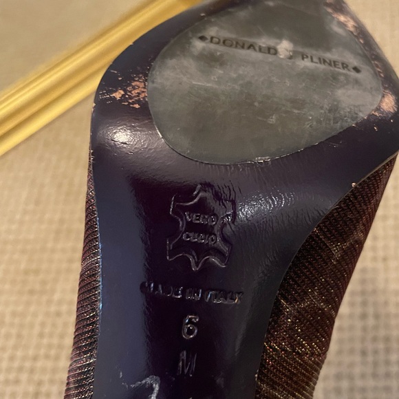 Donald J Pliner Couture Vintage Glitter Pump - Picture 3 of 6